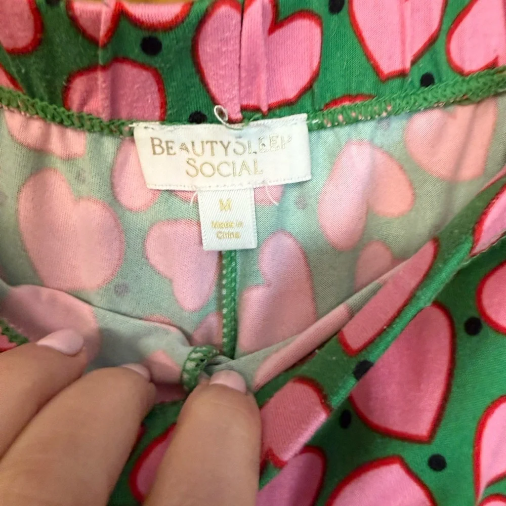 Women's Heart-Print Pajama Set - Pink Hearts on Green - Picture 8 of 9